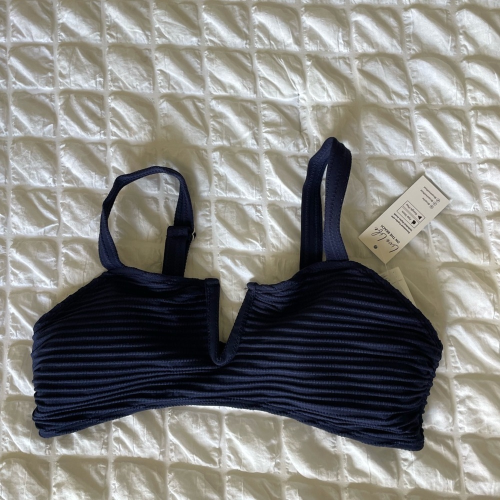 Cupshe Navy Textured V-Plunge Bikini Top